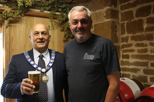 Towcester Town Mayor taps first cask at Beer Festival