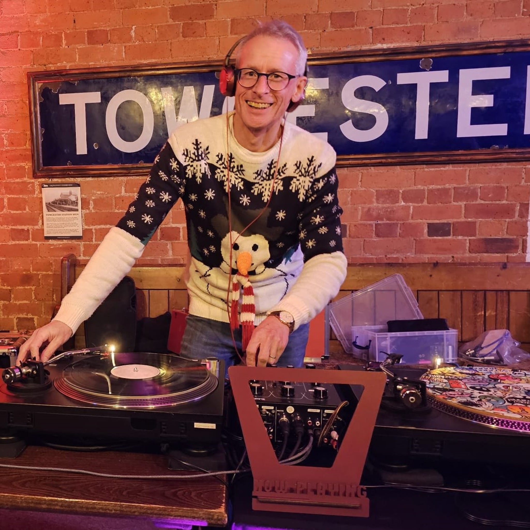 Sat 13 Dec - Christmas Vinyl Night
