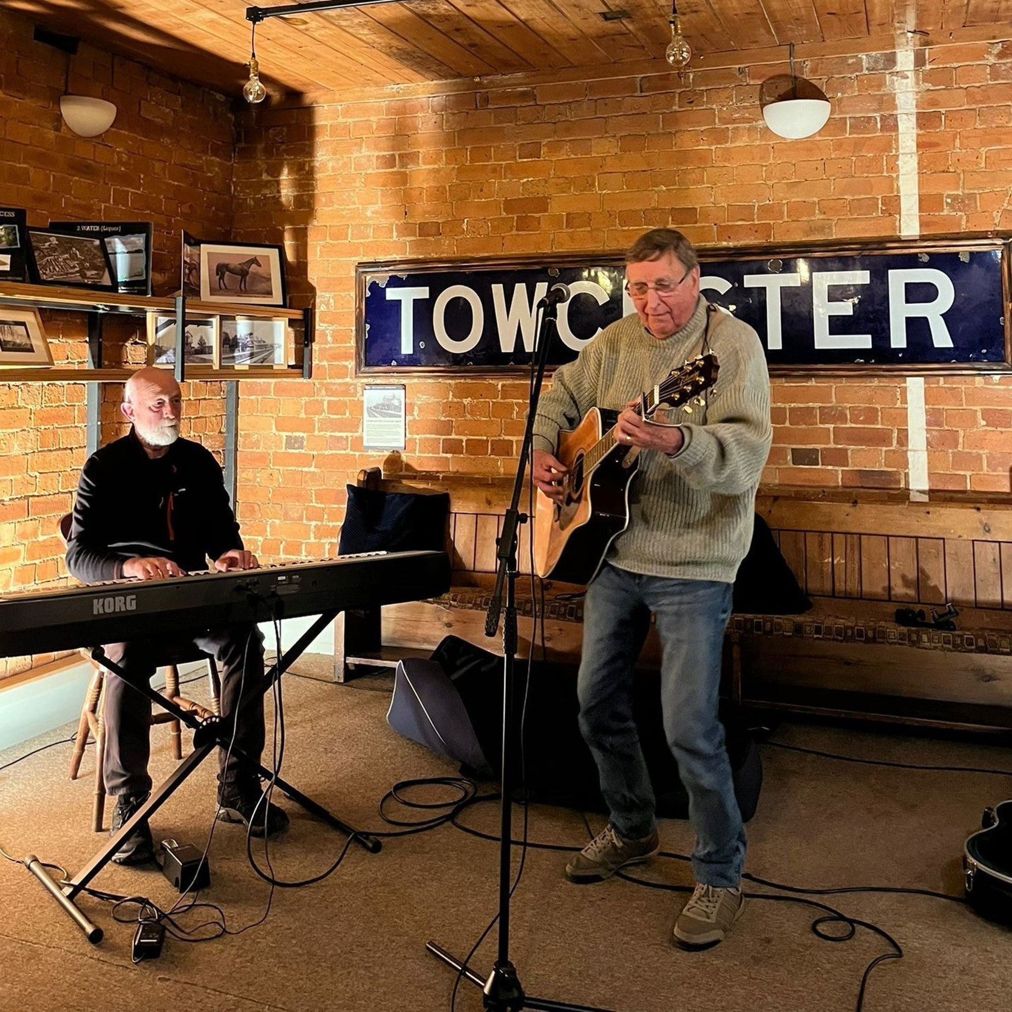 Thurs 3 Dec - Christmas Open Mic