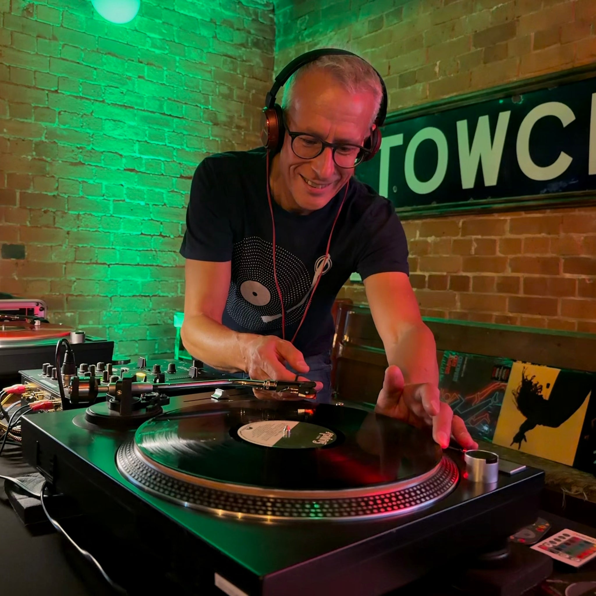 Wed 25 Nov - Vinyl Night